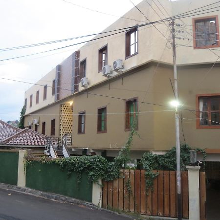Omah Pelem Syariah Hostel Semarang Exterior photo
